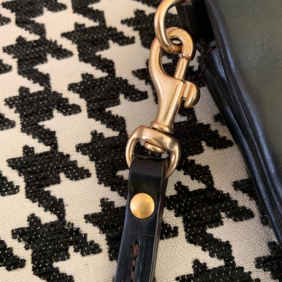 SOLD 💔 W/L 🌞 DB Florentine Fold-over Zip - Picture 5 of 8